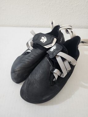 Evolv Men Climbing Shoes Phantom Aggressive Unlined High Volume Black US 10.5